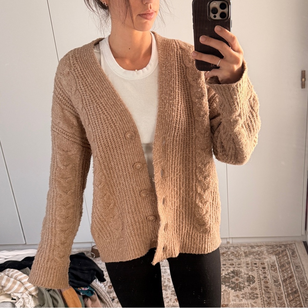 Universal Thread Oversized Women's Beige Knit Cardigan